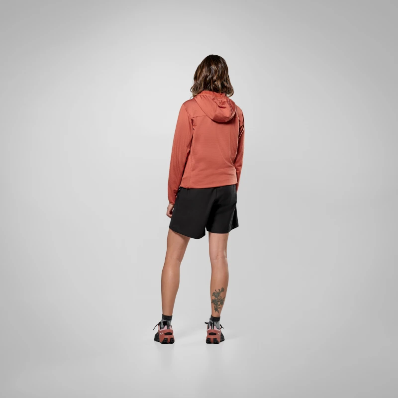 00-0000029137_1980_02_total-look.png