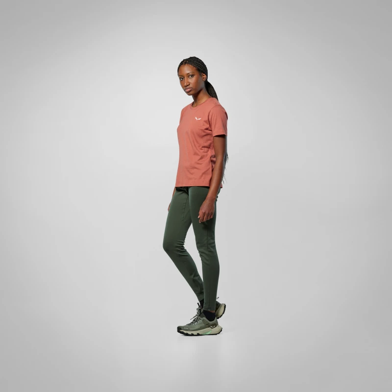 00-0000029199_1980_01_total-look.png