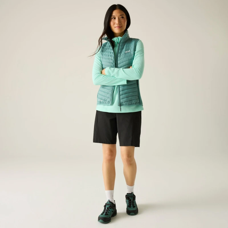 RWB147_C0Q_03_bynder_defined_type_model_031776343844.jpg