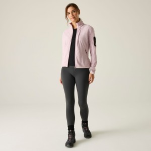 RWA767_ZN7_03_bynder_defined_type_model_031776408142.jpg