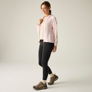 RWA768_ZMT_03_bynder_defined_type_model_031776384125.jpg