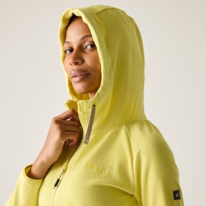 RWA765_ZYP_06_bynder_defined_type_model_061776302572.jpg