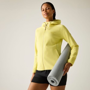 RWA765_ZYP_01_bynder_defined_type_model_011776302572.jpg