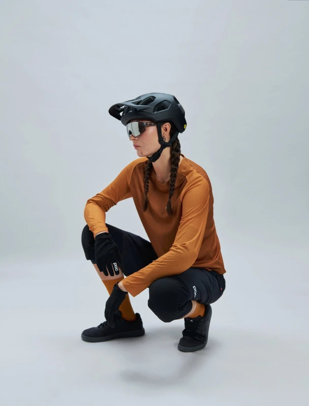 POC_53319_W'sMotionAirLSJersey_1831_BauxiteBrown_5.jpg