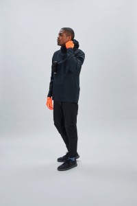 POC_52758_M'sMantleThermalHoodie_1002_UraniumBlack_5.jpg